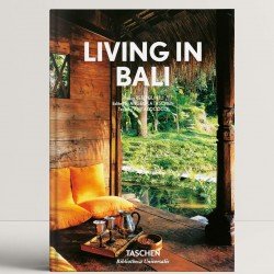 Living In Bali (Bibliotheca Universalis)